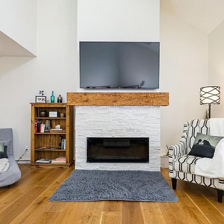 Stunning Townhouse - 3 Bdrm Blue Mountain Village Sauna! ブルー・マウンテンズ エクステリア 写真